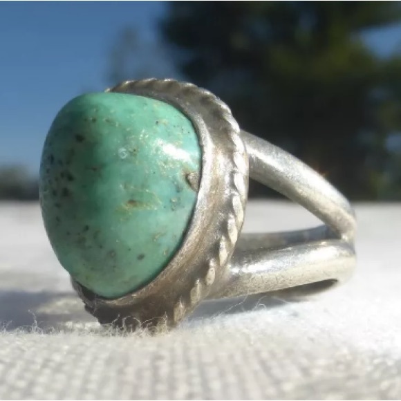 Native American Sterling Silver Green Turquoise Ring - Picture 5 of 5